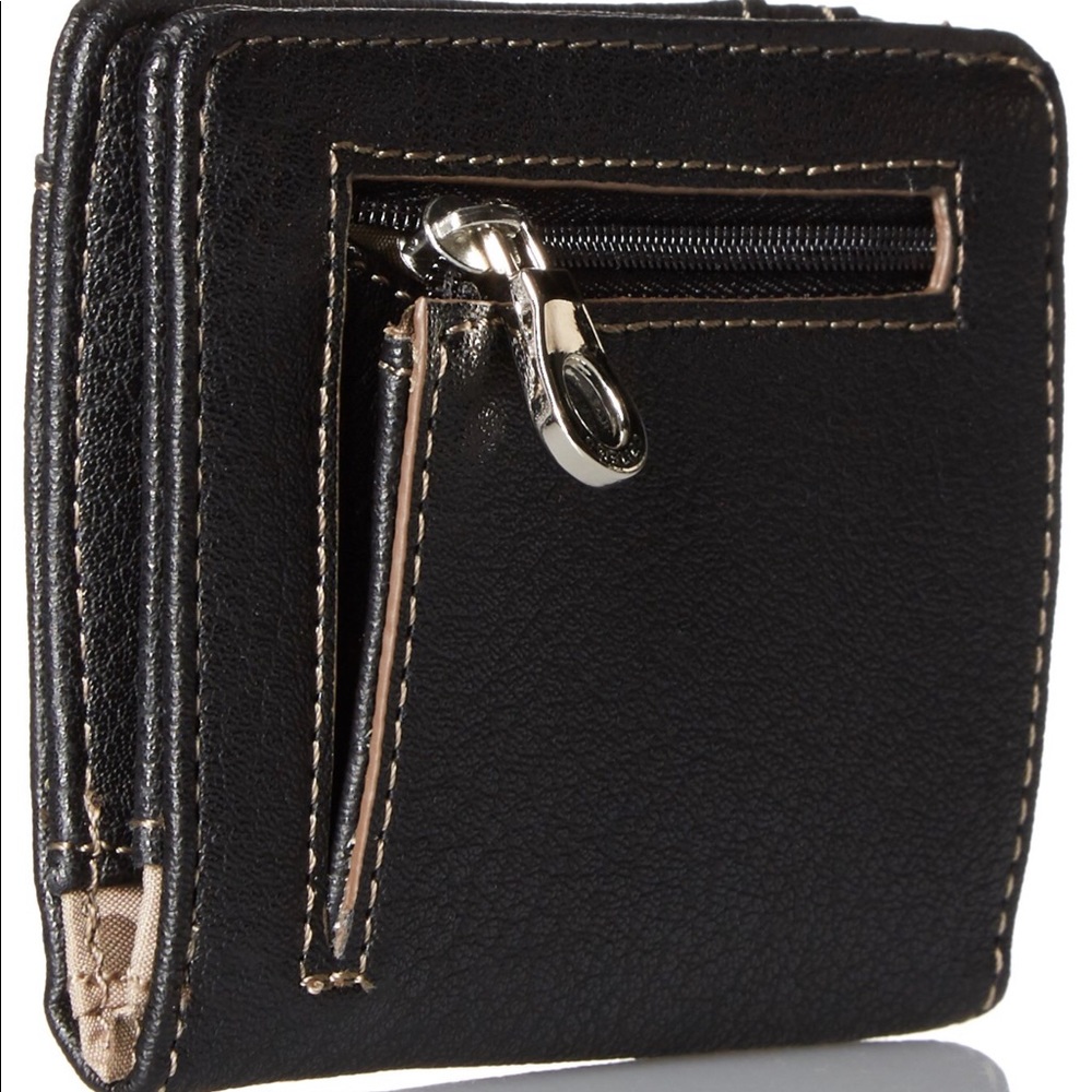 ✰ relic by fossil wallet